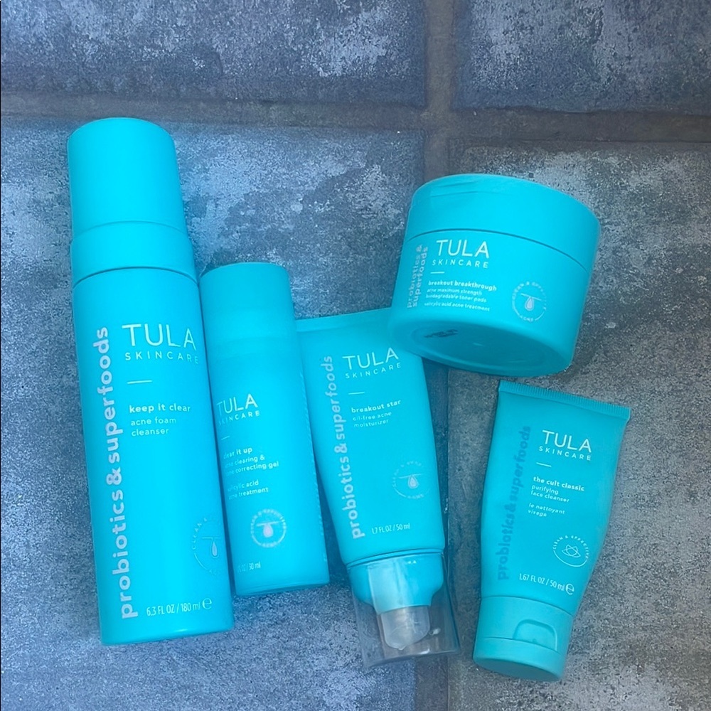 TULA Skincareโ Set